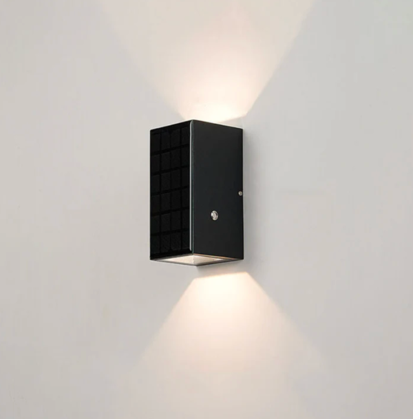 Czarny zewnętrzny kinkiet solarny LED góra-dół