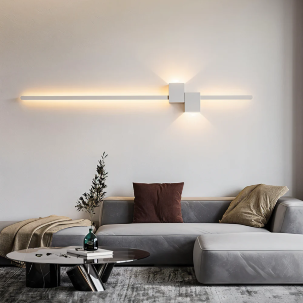 Podłużny kinkiet ścienny LED, minimalistyczny — biały