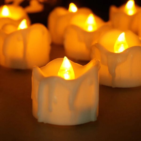 Bezpłomieniowe lampki LED w formie świec