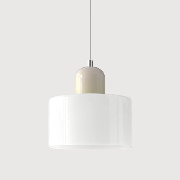 Lampa wisząca z kolorowego szkła, biały klosz i jasny detal
